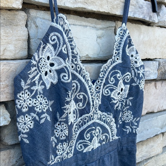 Simple Chambray Eyelet Embroidered Scalloped Romper In Blue Denim Small - Picture 4 of 11